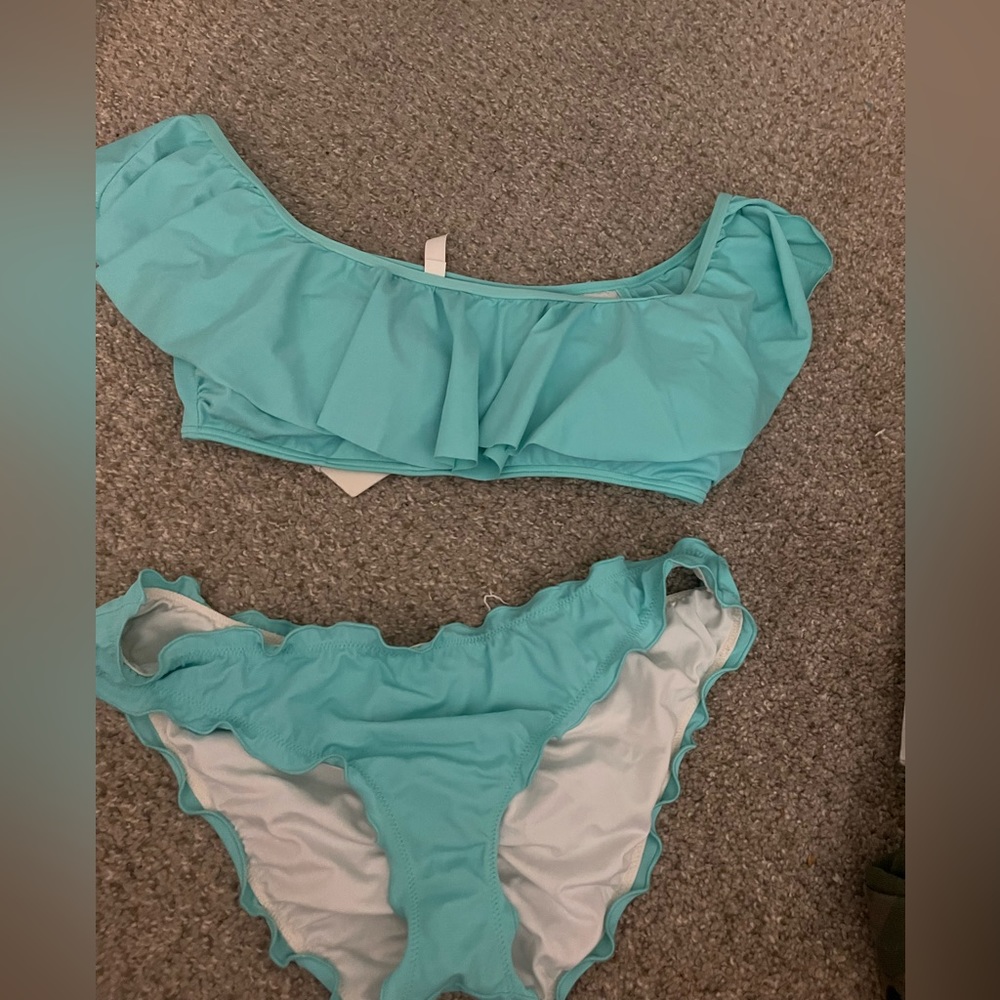 VS Aqua off the shoulder bikini